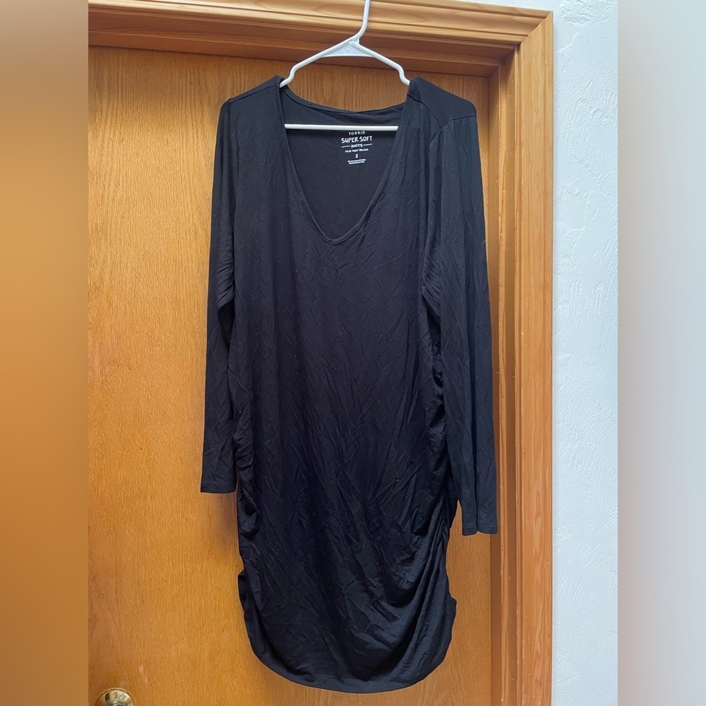 Torrid black tunic size 3